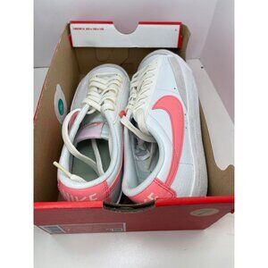 Nike Blazer Low 77 White & Pink Swoosh Sneakers Boys Size 7Y New With Tags
